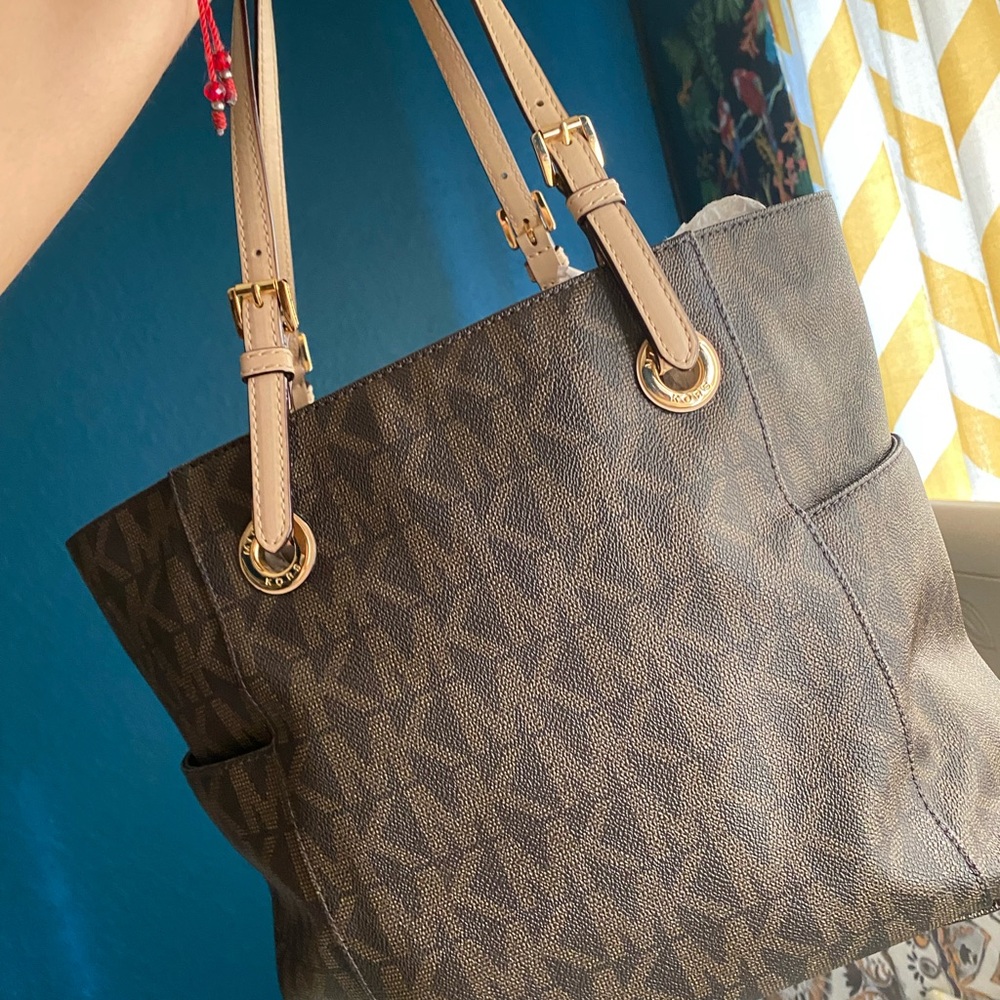 Brown Micheal Kors purse